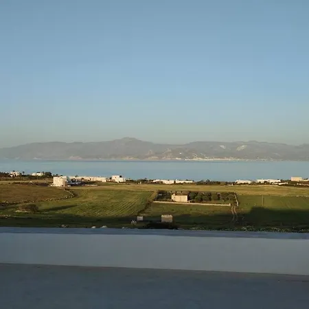 White House With Sea View * Ambelász