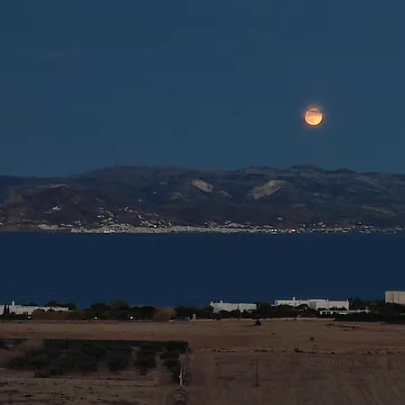 Nyaraló White House With Sea View *
