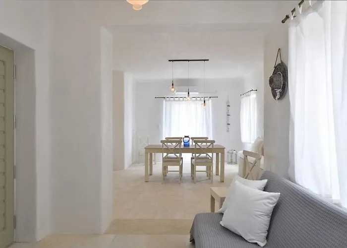 White House With Sea View Ampelas