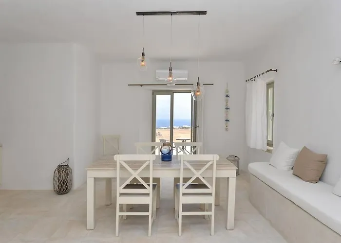 Semesterbostad White House With Sea View Ambelas